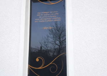 Schaufensterfolierung // Bestattungsinstitut Kießling